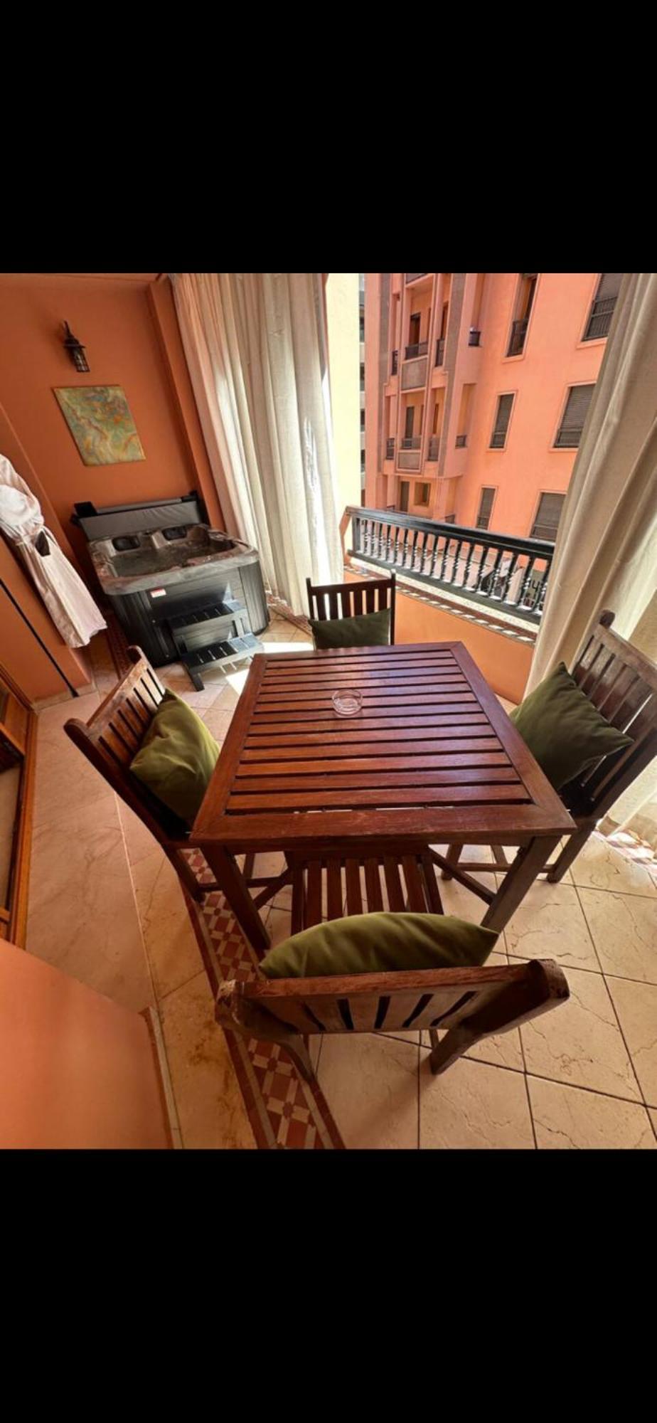 Lux Apt, Prime Location, Jacuzzi * Marrakesch