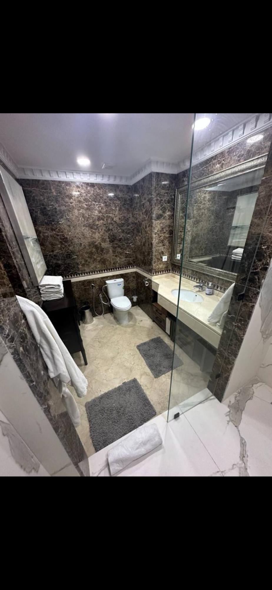 Lux Apt, Prime Location, Jacuzzi * Marrakesch
