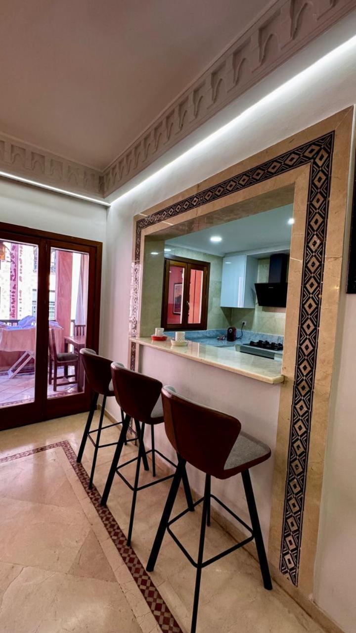 Apartment Lux Apt, Prime Location, Jacuzzi *
